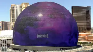 ラスベガスの球体型エンターテインメント施設「スフィア」にフォートナイトのストームが映し出される