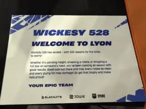 「FNCS グローバルチャンピオンシップ 2025」Epicチームから選手へのメッセージカードに書かれている内容がそれぞれ違うと話題に